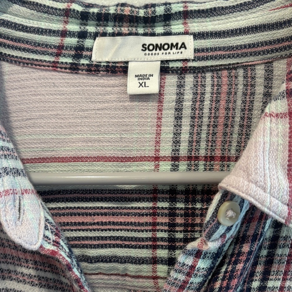 Casual Plaid Button-Down Shirt - Picture 2 of 5